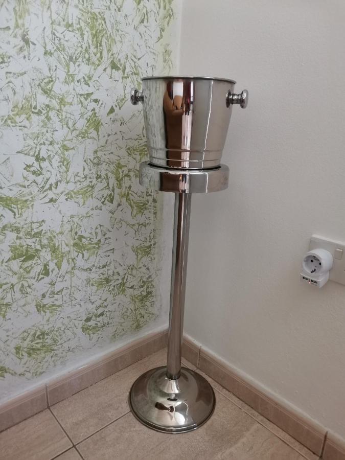 Hamboula Apartment Polis Bagian luar foto