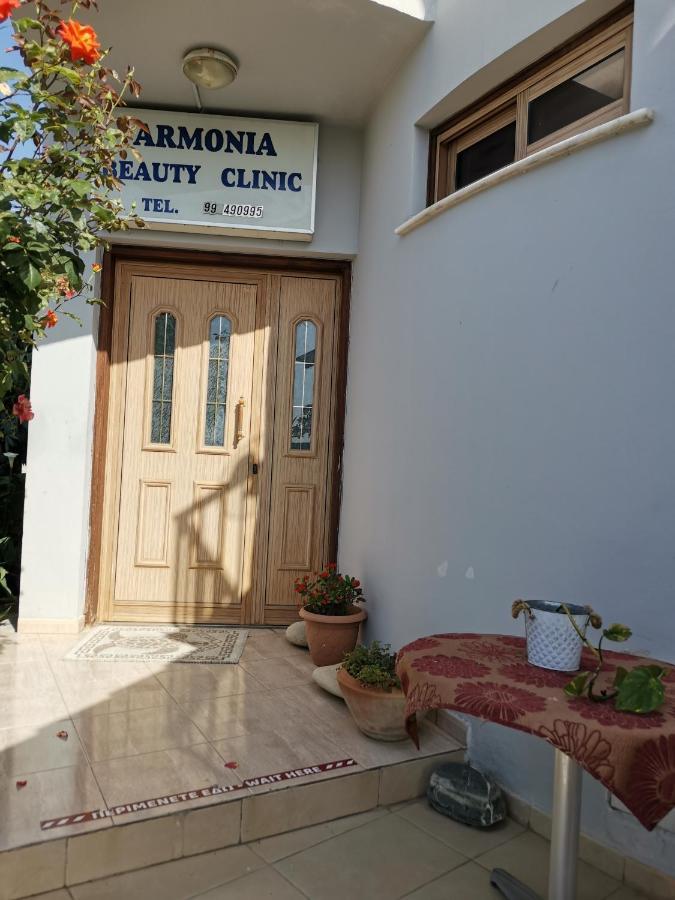 Hamboula Apartment Polis Bagian luar foto