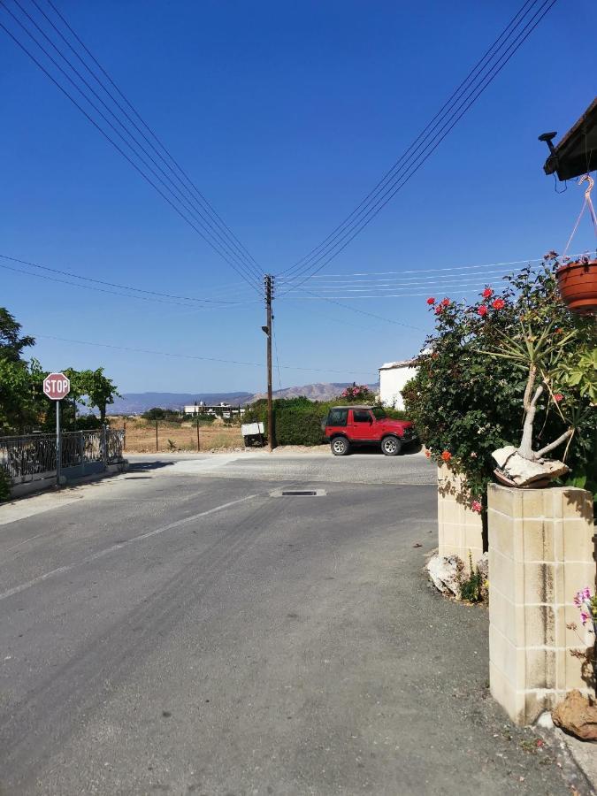 Hamboula Apartment Polis Bagian luar foto
