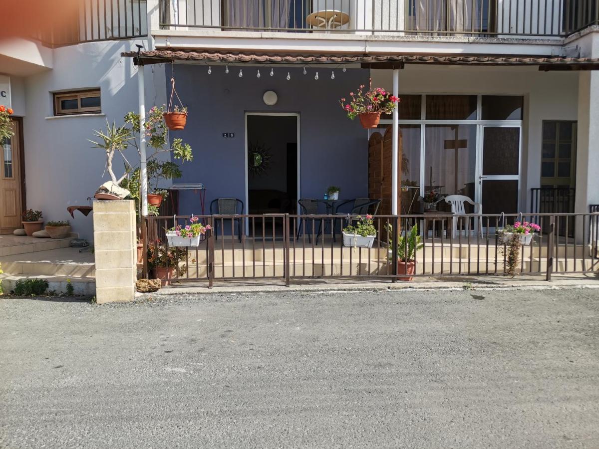 Hamboula Apartment Polis Bagian luar foto
