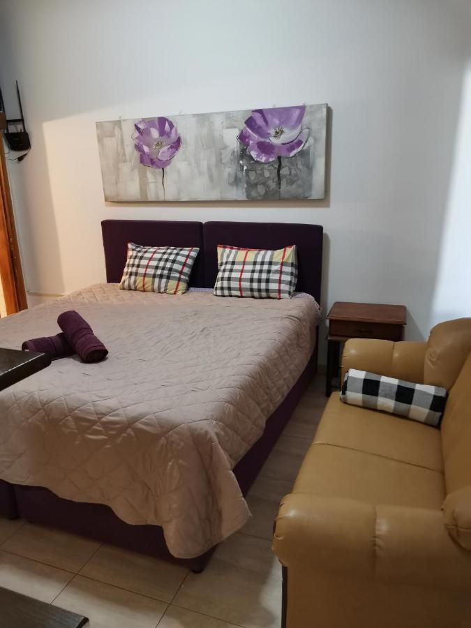 Hamboula Apartment Polis Bagian luar foto